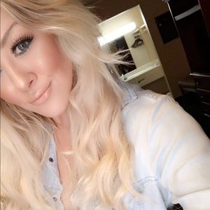 Meet your Posher, Devyn